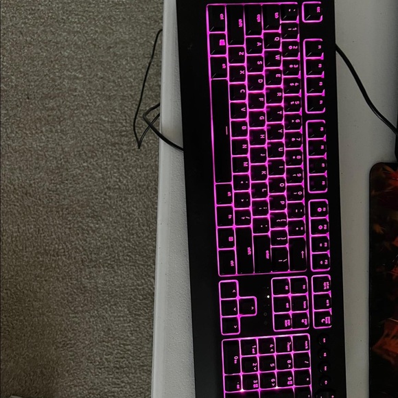 I used it for 2 weeks and bought a laptop so I don't need the keyboard anymore - Picture 2 of 2